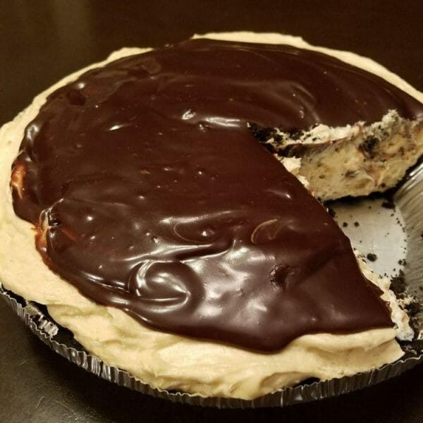 GIANT REESE’S PEANUT BUTTER CUP PIE