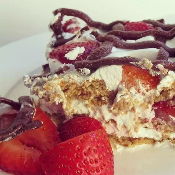 STRAWBERRY CREAM CHEESE ICEBOX CAKE