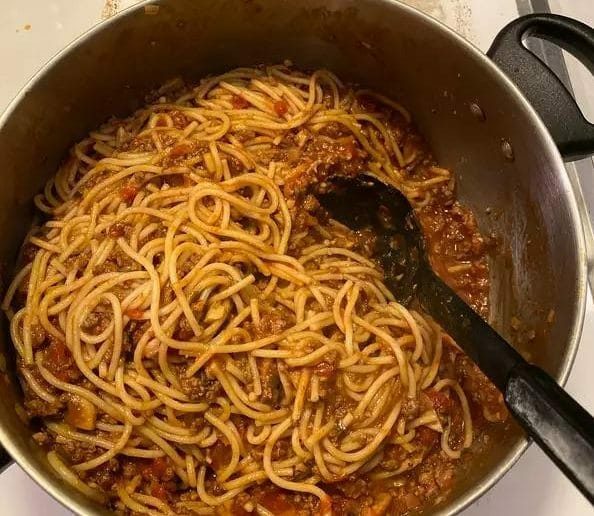 SPAGHETTI WITH CHERRY TOMATO SAUCE