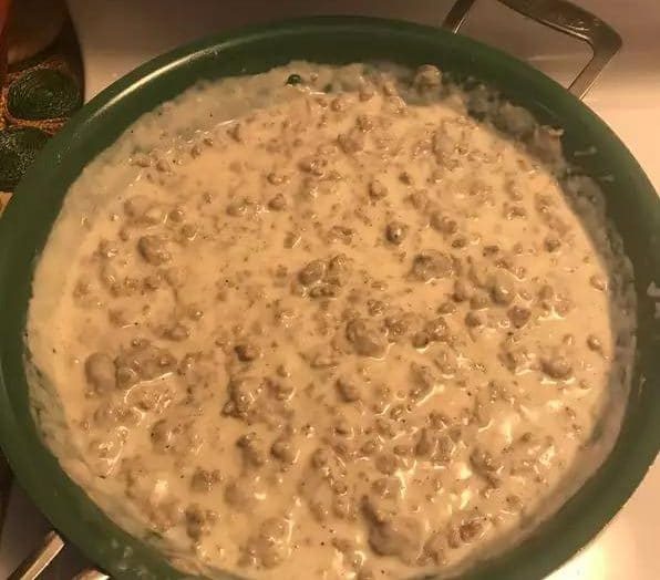 THE PIONEER WOMAN SAUSAGE GRAVY