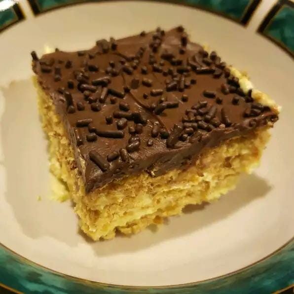 No bake Chocolate Eclair Cake