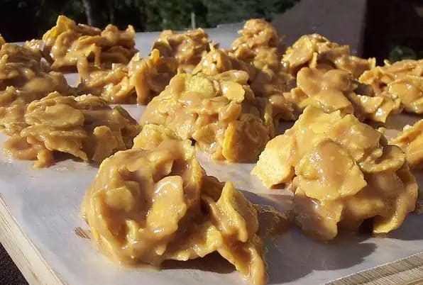 GRAMA’S CORNFLAKE PEANUT BUTTER COOKIES