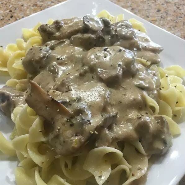 CROCKPOT BEEF STROGANOFF