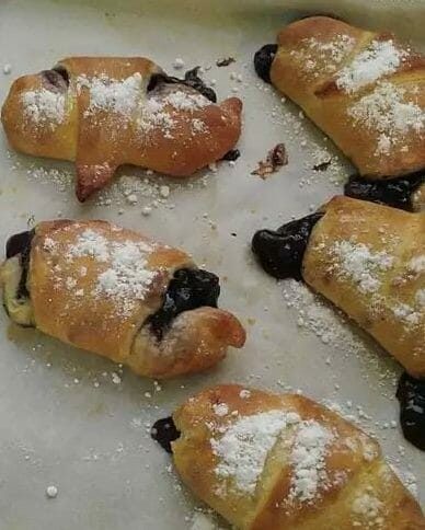 BLUEBERRY CHEESECAKE CRESCENT ROLLS