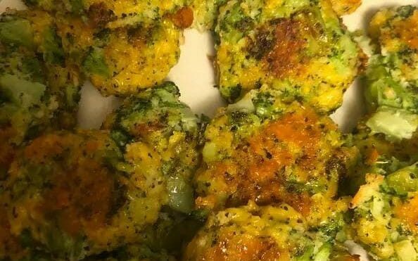 BAKED CHEESE BROCCOLI PATTIES