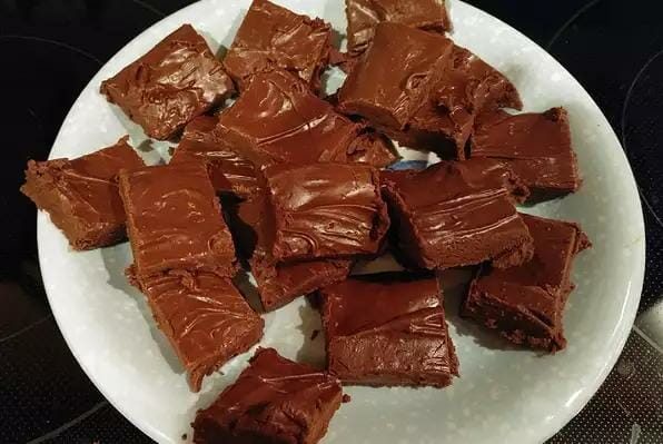 OLD FASHIONED CHOCOLATE FUDGE