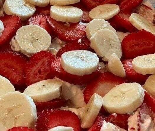 Strawberry-Banana Cheesecake Salad