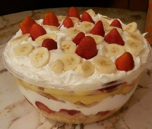 SOUTHERN STRAWBERRY PUNCH BOWL CAKE