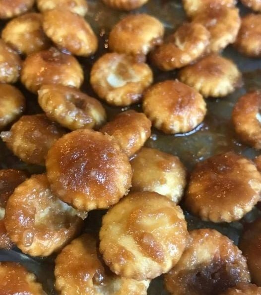 SALTED CARAMEL CRACKER BITES