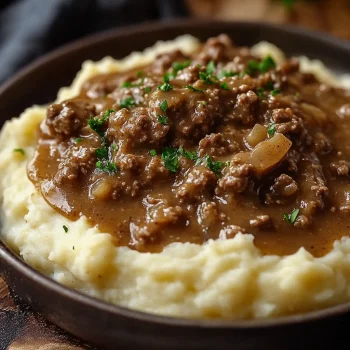 Ground Beef and Gravy Over Mashed Potatoes